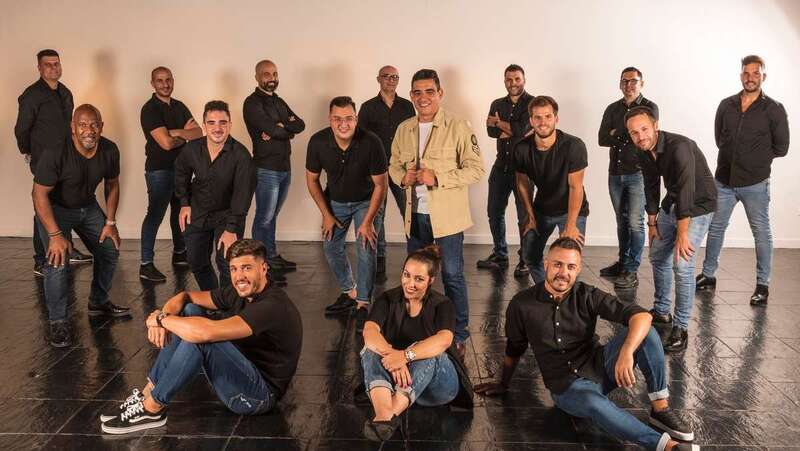 Israel Reyes dirige este gran espectáculo musical en el que participan más de 20 personas/TA.